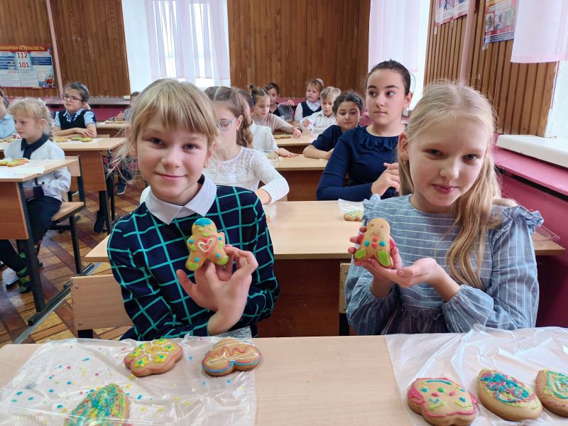 Мастер-класс по росписи пряников.